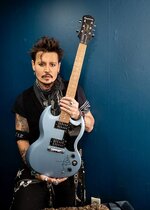 Johnny-Depp-Guitar.jpg