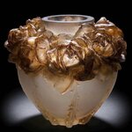 'Six Roses' vase, 1921. Lalique.jpg