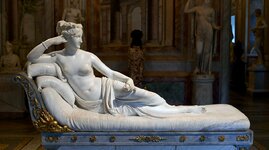 1280px-Paolina_Borghese_(Canova).jpg