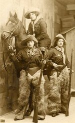 18 Vintage Photos of Women Posing With Guns From the Past.jpg