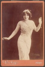 Regina Badet_ Reutlinger Photographer. circa 1900. Comic Opera.jpg