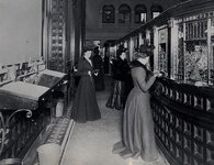 Fifth Avenue Back Womens Teller Row.jpg