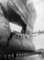 'Gneisenau' after an attack by HMS Clyde, 1940.jpg